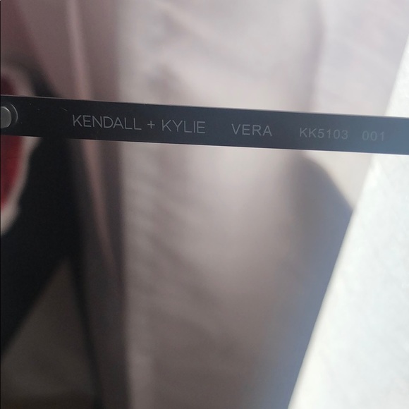 Kendall + Kylie Vera Black Cateye Sunglasses - Picture 4 of 6